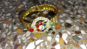 Gold-Tone Multicolour Stone Bracelet ✨