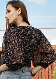 Floral Print V-Neck Crop Top