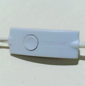 Samsung Wire Earphone With Mic For All Smartphone
