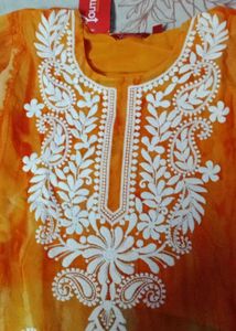 Chikannkari Embroidered Straight Kurta