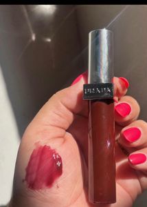 PRADA Glossy Liquid Lip Balm