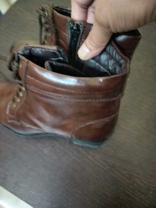 Chic Brown Lace-Up Ankle Boots