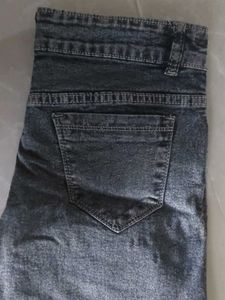 women black cargo jeans - stylish and trendy