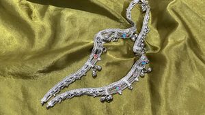 Elegant Silver Anklets with Bells ( Payel)