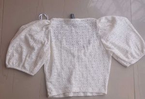 H&amp;M Off-white Crop Top