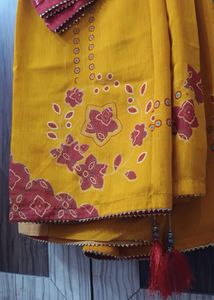 Elegant Mustard Traditional Saree 🫶