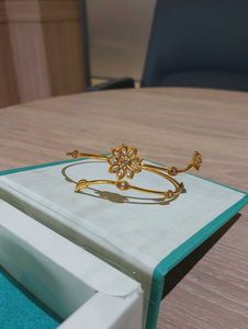 Gold-plated Brass Armlet with Kundan