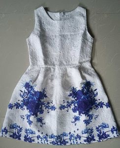 🇰🇷Elegant White &amp; Blue Floral Dress