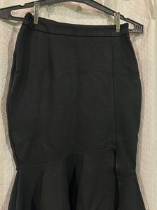 Chic Black Fishtail Skirt