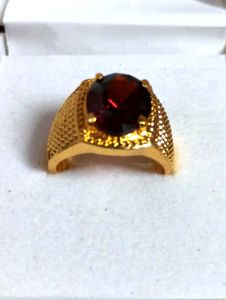 Vintage Gold Tone & Garnet Ring