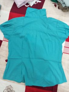 Cute sea green shirt-top 🩵🤍