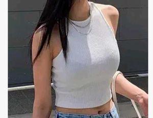 H&amp;M White Ribbed Cropped Tank
