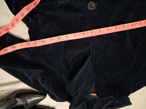 VELVET BLAZER