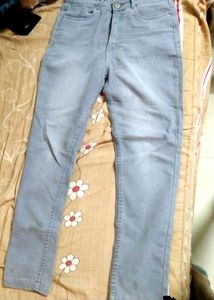 Faded Jeans, Highwaist, Pencil cut.