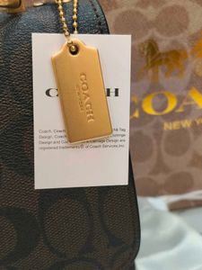 Coach Signature Coffee Brown 🤎