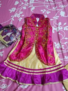 Size 32 New Girls Festive Kurta Set with Leggings