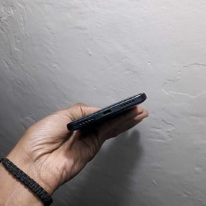 Cracked Screen Phone - Parts Only