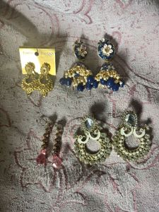 Set of 4 traditional Earrings