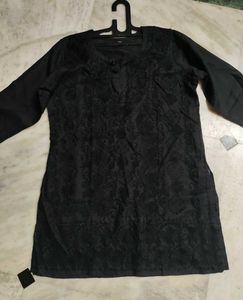 Elegant Black Embroidered Kurta