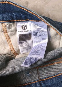 LEVI'S Classic Blue Denim Jeans