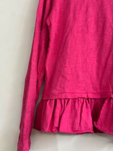 pink top