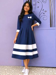 Chic Blue &amp; White Striped Dress