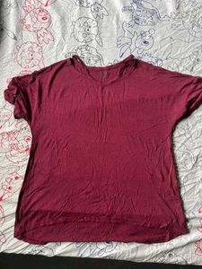 maroon tshirt women