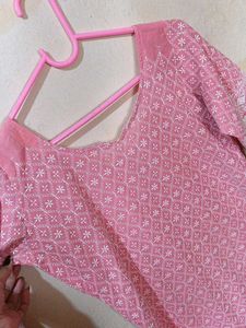Women's Pink Colour Chickenkari Kurti🥰♥️😍