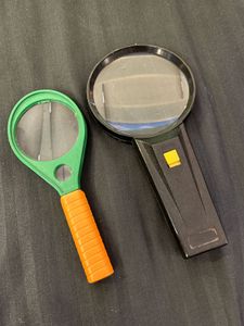 Lot of 2 Magnifying Glasses