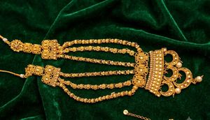 Exquisite Gold-Plated Necklace Set