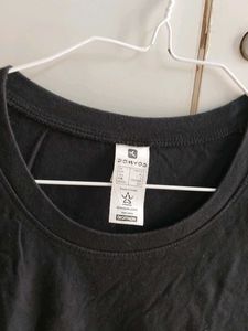 Black Domydos T-Shirt