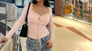 Lace Trim Crop Top