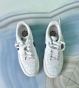 Nike Court Vision Low Sneakers