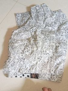 Elegant Black and White Printed blause