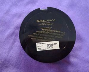 Pressed Powder Compact with Mirror