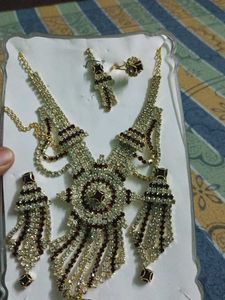 Elegant Kundan Necklace Set