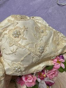 Unique Cream Lace &amp; Floral Gown32-34