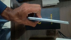 Used not working karbonn titanium S9