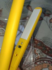 Make Time Hair Straightener - Yellow