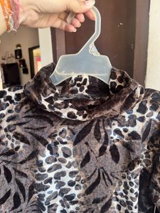 🔥HIGH NECK ANIMAL PRINT TOP🔥