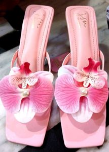 Chic Pink Flower Sandals