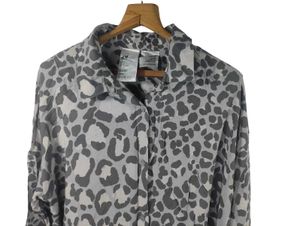 Stylish Leopard Print Button-Up Shirt