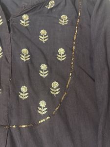 Elegant Purple Embroidered Kurta