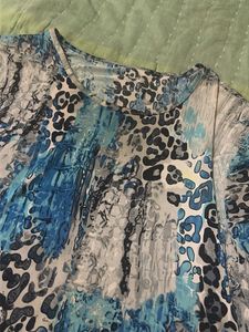 trippy oversized blue top