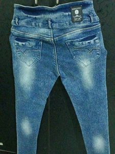 Trendy Ripped Jeans