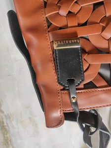 VanHeusen Chic Handbag