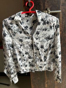 Chic Floral Print Button-Up Blouse