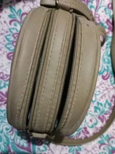 Sling Bag In Eye Catching olive colour