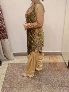 Women Ethnic Partywear Velvet Kurta