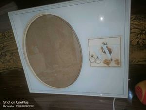 new beautiful frame with included box